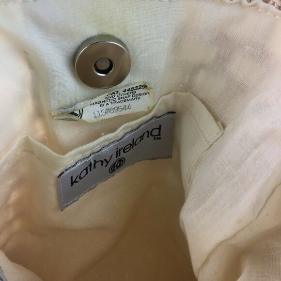 Kathy Ireland Knit Crossbody Purse Casual Handbag Woven with Keychain u - Picture 6 of 7